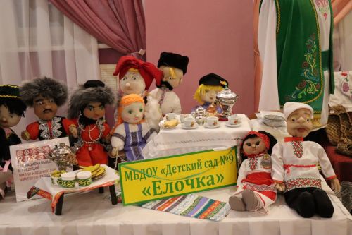 Нурлатцы большим праздничным концертом дали старт Году национальных культур и традиций