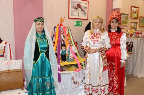 Нурлатцы большим праздничным концертом дали старт Году национальных культур и традиций