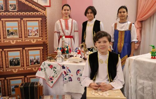 Нурлатцы большим праздничным концертом дали старт Году национальных культур и традиций