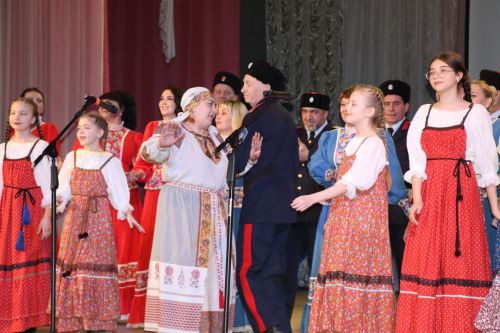 Нурлатцы большим праздничным концертом дали старт Году национальных культур и традиций
