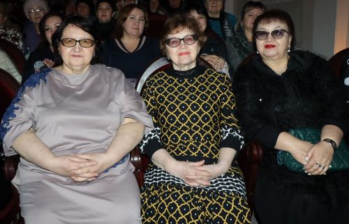 Нурлатцы большим праздничным концертом дали старт Году национальных культур и традиций