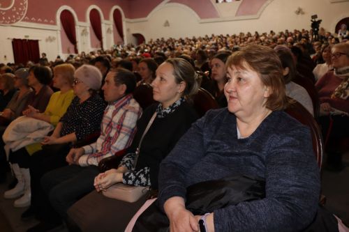 Нурлатцы большим праздничным концертом дали старт Году национальных культур и традиций