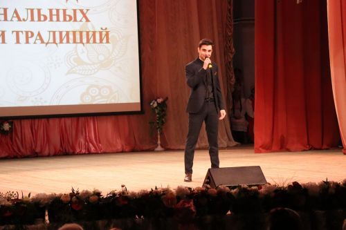 Нурлатцы большим праздничным концертом дали старт Году национальных культур и традиций