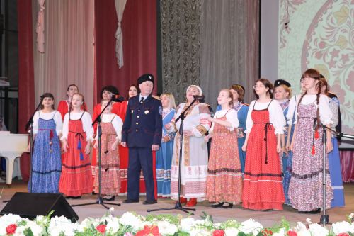 Нурлатцы большим праздничным концертом дали старт Году национальных культур и традиций