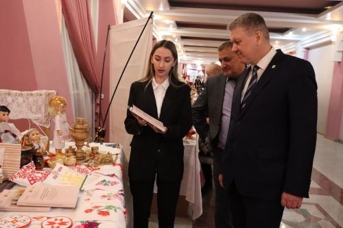 Нурлатцы большим праздничным концертом дали старт Году национальных культур и традиций