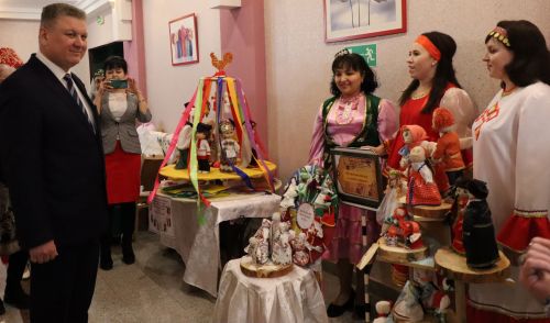 Нурлатцы большим праздничным концертом дали старт Году национальных культур и традиций