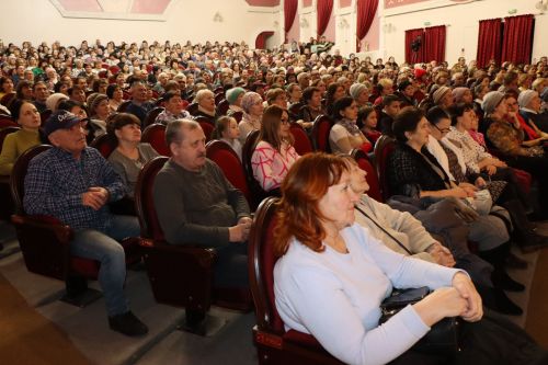 Нурлатцы большим праздничным концертом дали старт Году национальных культур и традиций