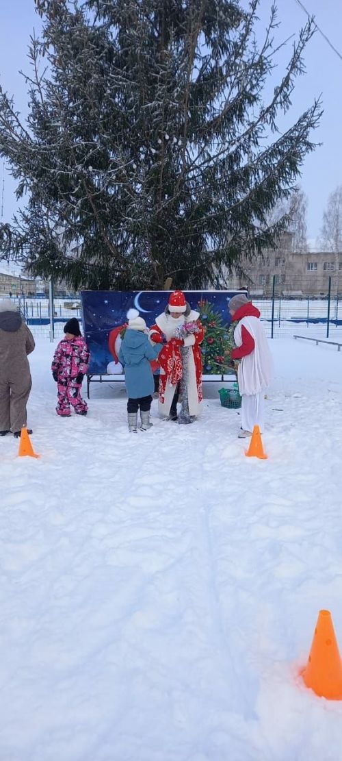 В Нурлате прошла новогодняя эстафета с детьми