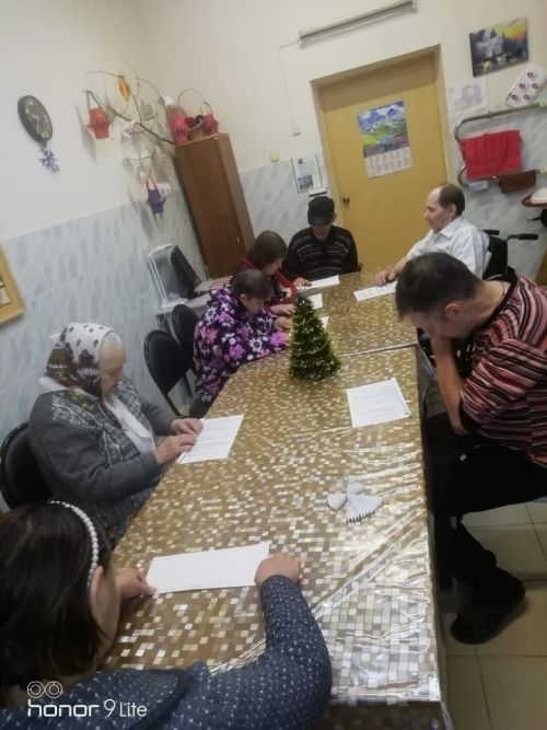 Подопечные Нурлатского дома-интерната для престарелых и инвалидов изготовили Рождественских ангелов