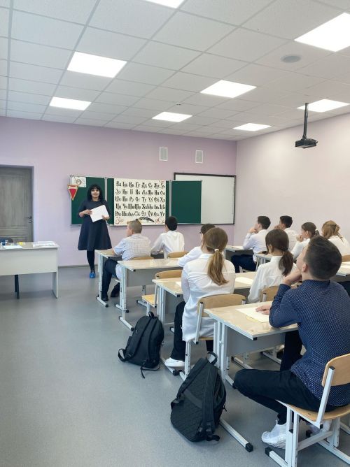 Для школьников Нурлата по пушкинской карте провели мастер-класс «Основы каллиграфии. Кириллица»