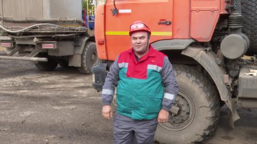 Олег Сергеев, как отец и двоюродный брат, посвятил себя романтике дорог