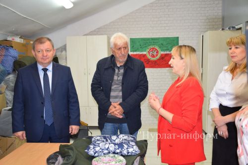 Дамир Ишкинеев поздравил нурлатских волонтеров с годовщиной создания движения «Шьем для наших Нурлат»