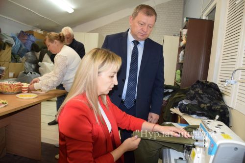 Дамир Ишкинеев поздравил нурлатских волонтеров с годовщиной создания движения «Шьем для наших Нурлат»