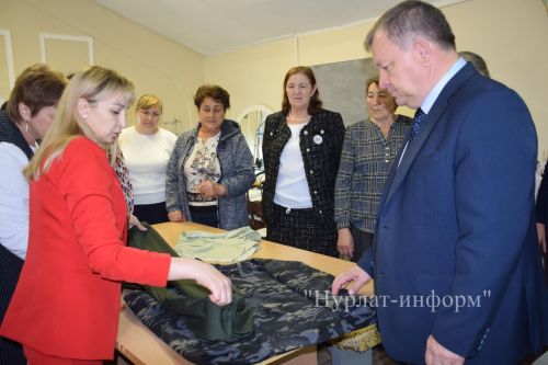 Дамир Ишкинеев поздравил нурлатских волонтеров с годовщиной создания движения «Шьем для наших Нурлат»