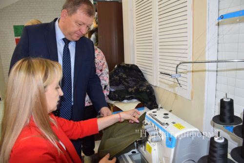 Дамир Ишкинеев поздравил нурлатских волонтеров с годовщиной создания движения «Шьем для наших Нурлат»