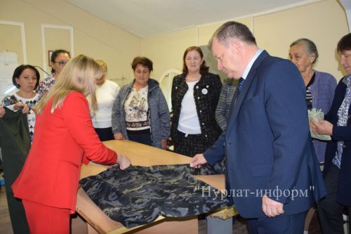 Дамир Ишкинеев поздравил нурлатских волонтеров с годовщиной создания движения «Шьем для наших Нурлат»