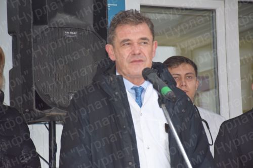 Дамир Ишкинеев поздравил работников Нурлатской ЦРБ с открытием инфекционного отделения