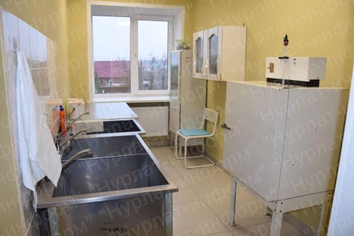 Дамир Ишкинеев поздравил работников Нурлатской ЦРБ с открытием инфекционного отделения