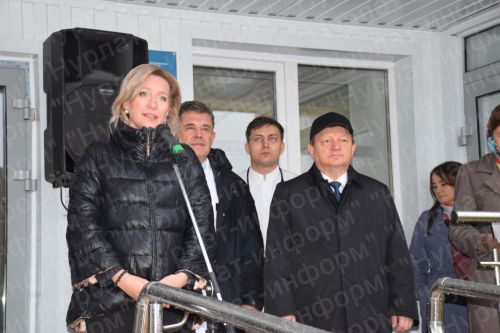 Дамир Ишкинеев поздравил работников Нурлатской ЦРБ с открытием инфекционного отделения