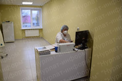 Дамир Ишкинеев поздравил работников Нурлатской ЦРБ с открытием инфекционного отделения