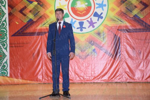 Нурлатский Дом дружбы народов объединил несколько поколений молодежи на фестивале комсомольской песни