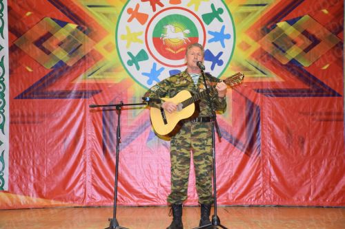 Нурлатский Дом дружбы народов объединил несколько поколений молодежи на фестивале комсомольской песни