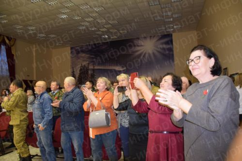 Нурлатский Дом дружбы народов объединил несколько поколений молодежи на фестивале комсомольской песни