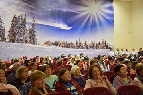 Нурлатский Дом дружбы народов объединил несколько поколений молодежи на фестивале комсомольской песни