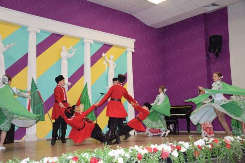 В Нурлате в школе искусств «Сэлэт» чествовали учителей и воспитателей