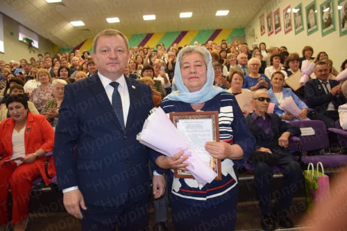 В Нурлате в школе искусств «Сэлэт» чествовали учителей и воспитателей
