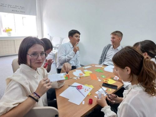 Накануне Дня учителя в центральной библиотеке провели мероприятие с учениками школы №3