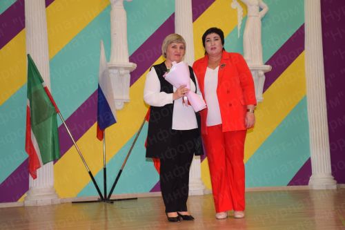В Нурлате в школе искусств «Сэлэт» чествовали учителей и воспитателей
