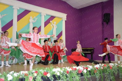 В Нурлате в школе искусств «Сэлэт» чествовали учителей и воспитателей