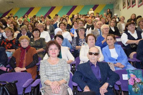 В Нурлате в школе искусств «Сэлэт» чествовали учителей и воспитателей