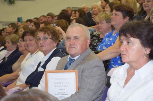 В Нурлате в школе искусств «Сэлэт» чествовали учителей и воспитателей
