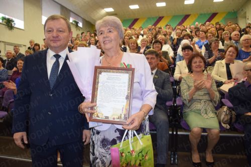 В Нурлате в школе искусств «Сэлэт» чествовали учителей и воспитателей