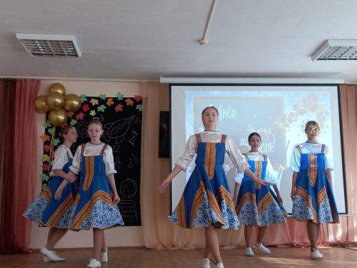 Праздничный концерт в День учителя состоялся в школе №2