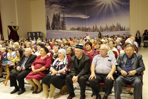 В Нурлате прошел концерт в рамках Дня пожилого человека