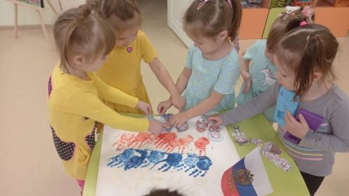 В преддверии Дня Народного единства в образовательных учреждениях города проходят тематические занятия