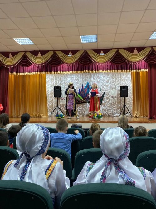 В Караульной Горе прошел концерт, посвященный закрытию Года национальных культур и традиций