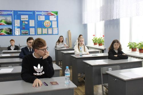 Нурлатские школьники присоединились к Региональной акции «Все решают только знания: разберем со специалистом»