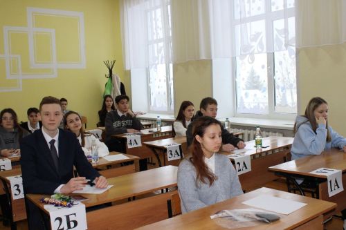 Нурлатские школьники присоединились к Региональной акции «Все решают только знания: разберем со специалистом»