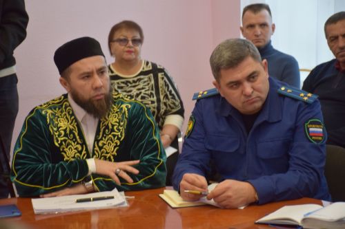 В Нурлате прошел круглый стол с участием представителей религиозных и общественных организаций
