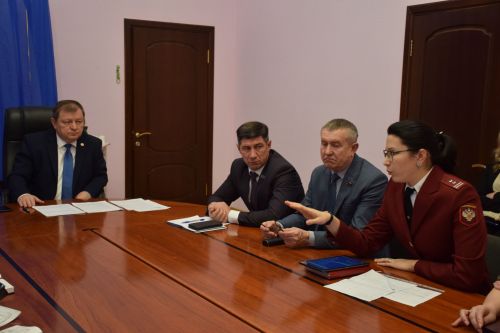 В Нурлате прошел круглый стол с участием представителей религиозных и общественных организаций