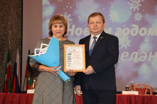 В Нурлате расширенная планерка завершилась награждением