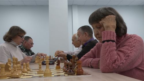Нурлатцы с ограниченными возможностями здоровья стреляли из автомата, кидали мяч и боролись на руках