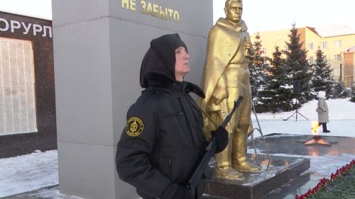 Сегодня нурлатцы пришли на митинг и возложили цветы