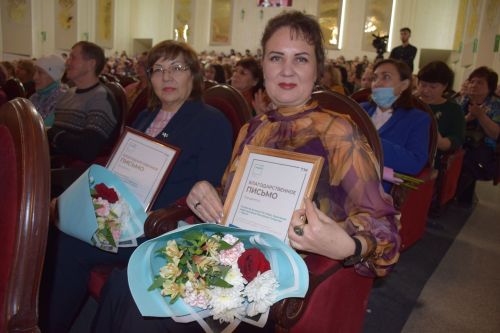Коллективы, оформившие 100-процентную подписку на газету «Дуслык» («Дружба», «Туслах»), наградили на торжественном мероприятии