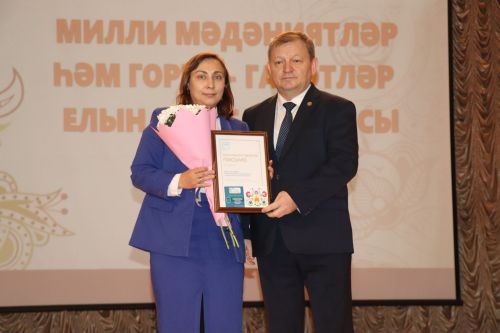 Коллективы, оформившие 100-процентную подписку на газету «Дуслык» («Дружба», «Туслах»), наградили на торжественном мероприятии