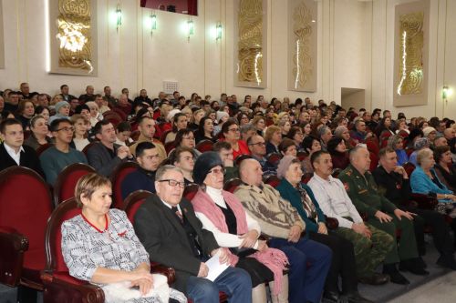 На благотворительном концерте нурлатцы собрали около 300 тысяч рублей в помощь участникам СВО